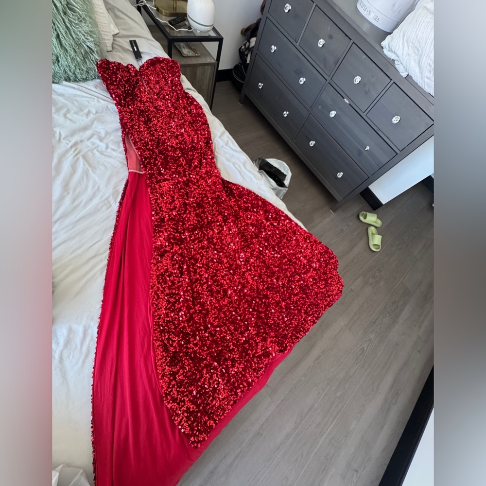 Strapless Red Sequin Dress - NWT new- New With Tags - Picture 6 of 9